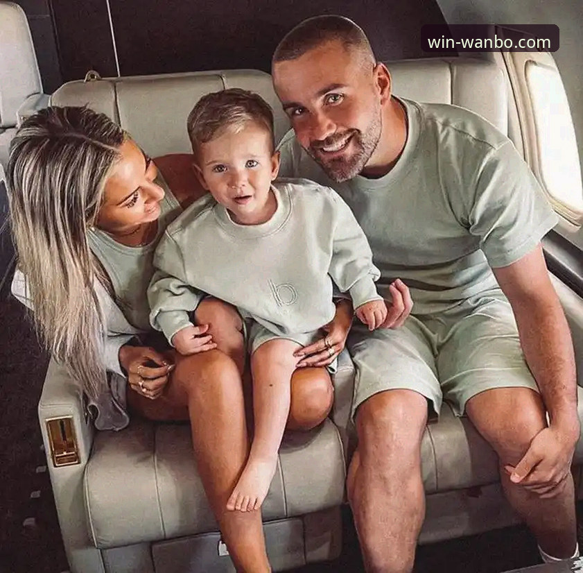 万搏官方网站怎么样 <h2>揭秘传奇对话:卡洛斯预言世界杯巅峰对决,万搏体育平台呈现独家视角</h2>